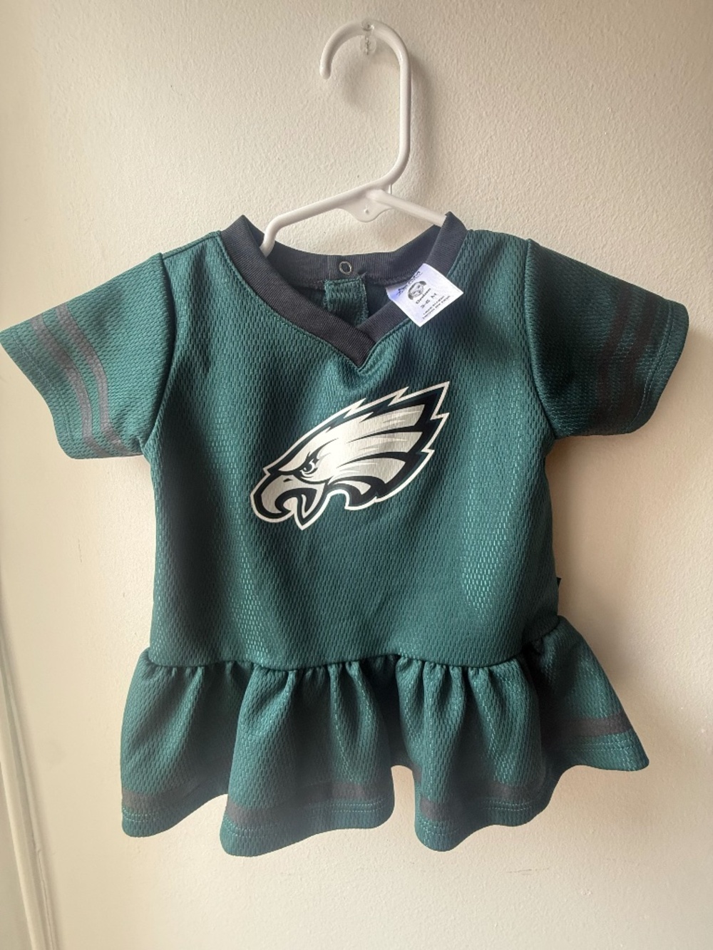 NFL Team Apparel Philadelphia Eagles Girls Gerber Shirt - 3-6 Months.